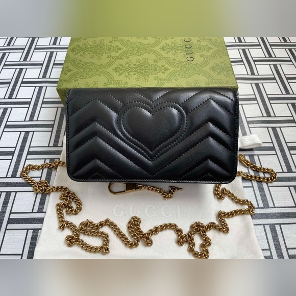 Gucci Marmont GG Black Quilted Shoulder Bag - Picture 5 of 15